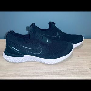 Nike Women's Epic Phantom React Flyknit Shoes